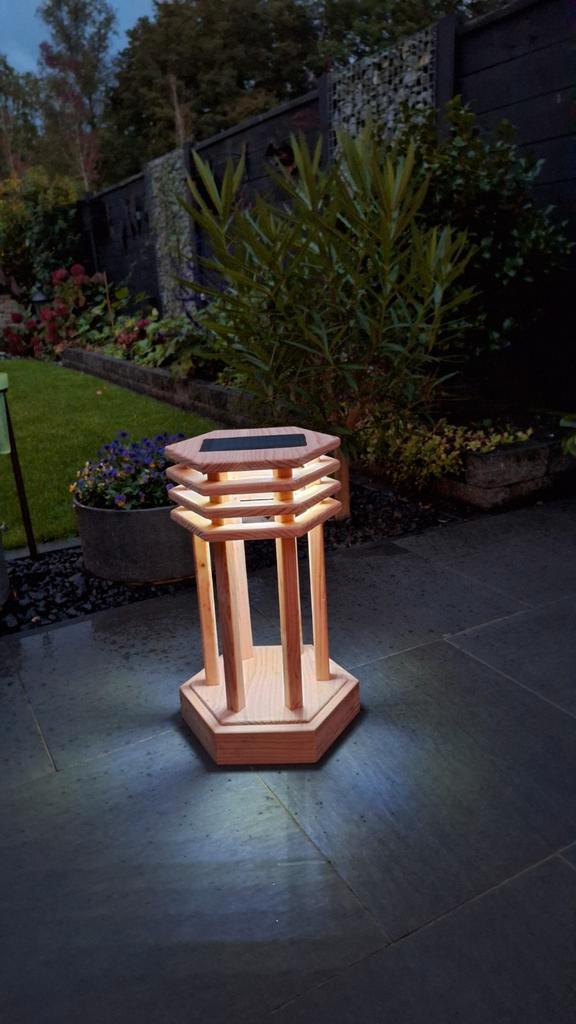 Douglas Solar Tuinlamp - Sfeervolle Verlichting!, Tuin en Terras, Buitenverlichting, Nieuw, Vloerlamp, Hout, Minder dan 50 watt