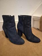 Blauwe Suedine Enkellaarsjes Maat 39, Ophalen of Verzenden, Zo goed als nieuw, Blauw