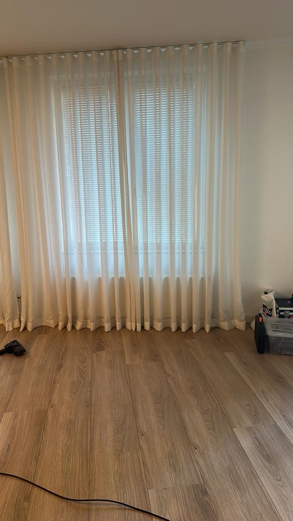 Mooie set 4 st.  roomwitte inbetween gordijnen. (Waveplooi), Huis en Inrichting, Stoffering | Gordijnen en Lamellen, Zo goed als nieuw
