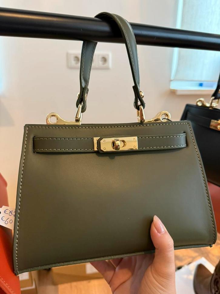 Groen tasje (echt leer), Sieraden, Tassen en Uiterlijk, Tassen | Damestassen, Nieuw, Schoudertasje, Groen, Ophalen of Verzenden
