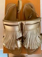 Goudkleurige sandalen van Tod’s maat 38, Overige kleuren, Zo goed als nieuw, Sandalen of Muiltjes, Ophalen of Verzenden