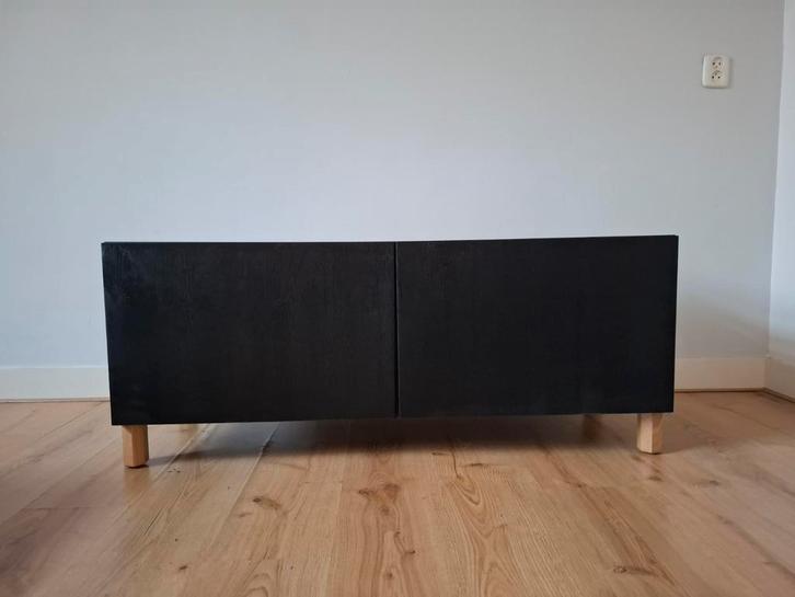 Zgan tv-meubel ikea besta (zwart/timmerviken), Huis en Inrichting, Kasten | Televisiemeubels, Zo goed als nieuw, Minder dan 100 cm