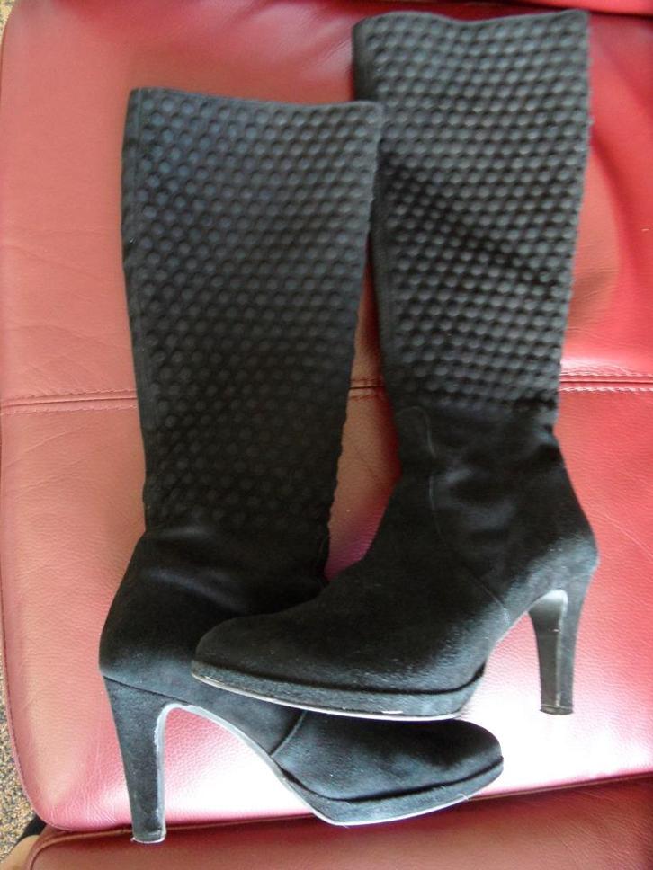Dames Laarzen van VERA GOMMA Maat 39., Kleding | Dames, Schoenen, Zo goed als nieuw, Hoge laarzen, Zwart, Ophalen of Verzenden