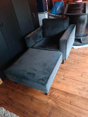 stoel met poef / Relax fauteuil  beschikbaar voor biedingen
