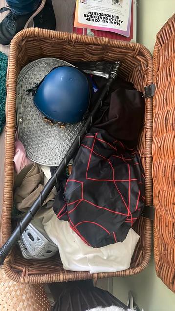 Verkleedkleding jongen meisje maat 134-158 beschikbaar voor biedingen