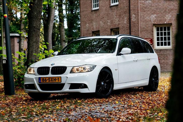 BMW 3-Serie 2.0 318 I Touring AUT 2012 Wit, Auto's, BMW, Particulier, 3-Serie, Airbags, Airconditioning, Alarm, Bluetooth, Boordcomputer