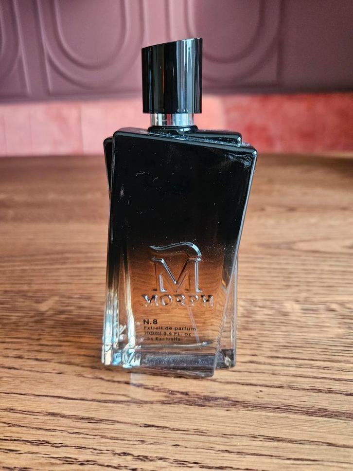 Morph n.8 extract de parfum 100 ml bijna volle fles, Sieraden, Tassen en Uiterlijk, Uiterlijk | Parfum, Zo goed als nieuw, Ophalen of Verzenden