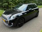 Mini Cooper f56 1.5 136pk automaat 2019 HUD harman kardon, Auto's, Mini, 136 pk, 4 stoelen, Leder en Stof, Zwart