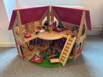 Houten Poppenhuis met Spulletjes en Popjes, Ophalen, Zo goed als nieuw, Poppenhuis