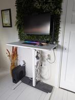 Complete werkplek – zit-sta bureau + moni + webcam + soundb, Ophalen, Elektrisch, Zo goed als nieuw, Stabureau