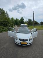 Opel Corsa 1.4 16V 3D 2010 Wit (APK 07/2026), Auto's, Opel, Voorwielaandrijving, 1398 cc, 4 cilinders, 100 pk
