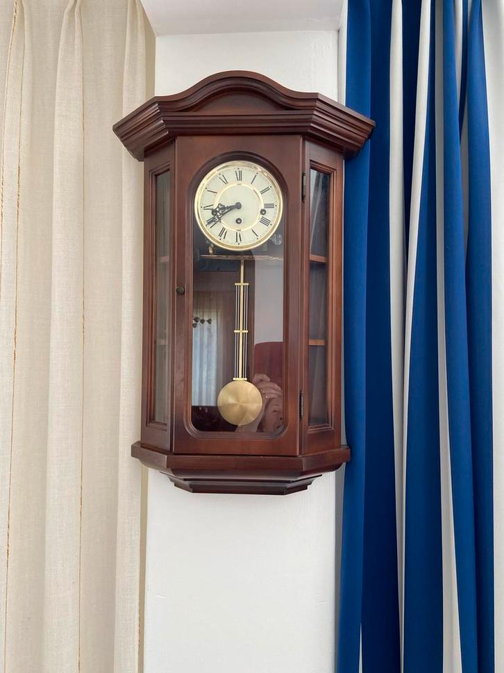 Notenhouten Wandklok met Westminster speelwerk, Huis en Inrichting, Woonaccessoires | Klokken, Zo goed als nieuw, Wandklok, Analoog