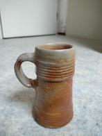 drinkbeker, bierpul, aardewerk, steengoed, 15e eeuw, Antiek en Kunst, Antiek | Keramiek en Aardewerk, Ophalen of Verzenden