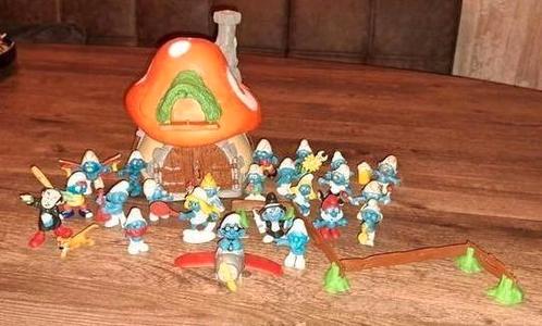 Smurfen dorp/huis met 22 smurfen, gargamel en azrael, Verzamelen, Smurfen, Gebruikt, Verschillende Smurfen, Ophalen of Verzenden