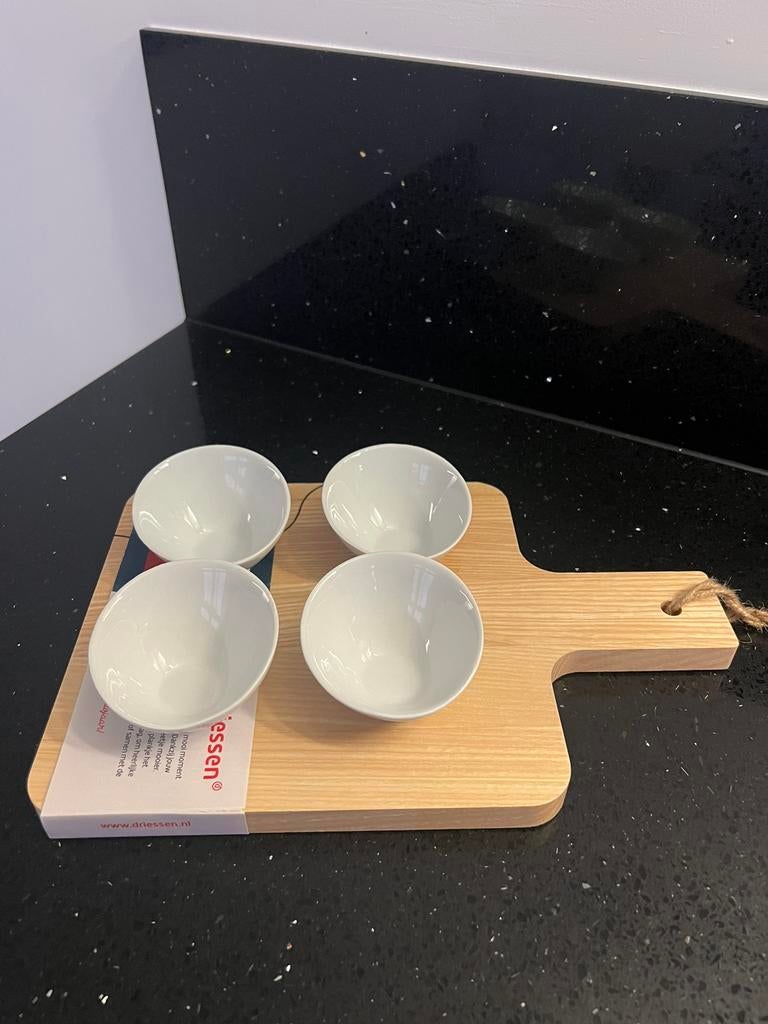 Neuw houten serveerplank met 4 schalen, Huis en Inrichting, Keuken | Servies, Ophalen of Verzenden, Nieuw