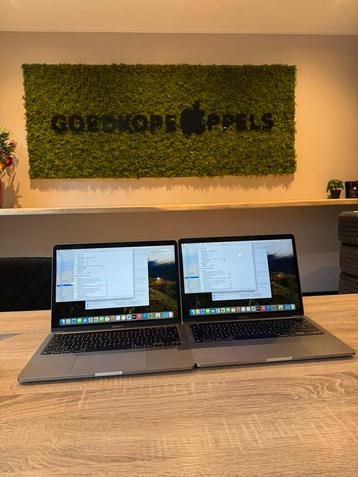 MacBook Pro 13 inch m1 8GB 256GB Space Grey beschikbaar voor biedingen