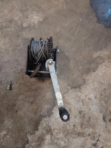 Lier takel katrol beschikbaar voor biedingen