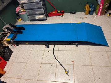 Motorbrug beschikbaar voor biedingen