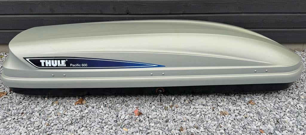 Te huur.  Dakkoffer / skibox Thule pacific 600 340 liter, Auto diversen, Ophalen, Nieuw