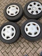 Stalen velgen met winterbanden en wieldoppen, Auto-onderdelen, Banden en Velgen, Ophalen, 15 inch, Winterbanden, Banden en Velgen