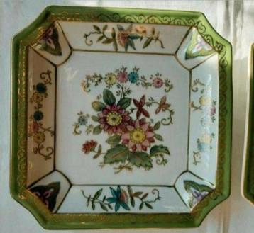 Set hand geschilderde Chinese schalen borden bloemen gouden  beschikbaar voor biedingen