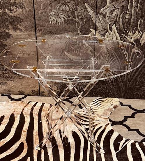 LUCITE PLEXIGLAS PERSPEX BUTLERTRAY SIDETABLE BIJZETTAFEL, Huis en Inrichting, Tafels | Sidetables, Zo goed als nieuw, 25 tot 50 cm