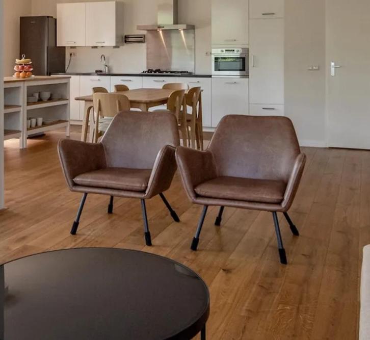 2 armchairs (Leatherette Lounge Chair Bon from Westwing), Huis en Inrichting, Fauteuils, Gebruikt, Kunststof, Ophalen