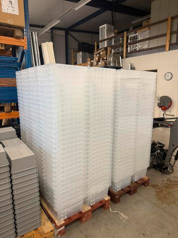 Bito stevige magazijnbakken stellingbakken 40x30x22,5H beschikbaar voor biedingen