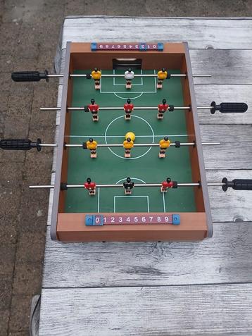 Mini tafelvoetbal 50 cm breed en 32 cm diep. beschikbaar voor biedingen