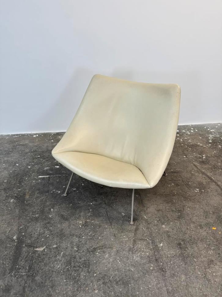 Artifort Oyster wit leer Pierre Paulin, Huis en Inrichting, Fauteuils, Zo goed als nieuw, Leer, 75 tot 100 cm, Ophalen