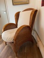 Rotan stoel met Witte kussens.., Huis en Inrichting, Fauteuils, Ophalen, Minder dan 75 cm, 50 tot 75 cm, Fauteuil