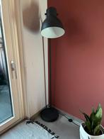 Grijze staande lamp,ikea hektar, Huis en Inrichting, Ophalen, Industriliele lamp, Zo goed als nieuw, Metaal