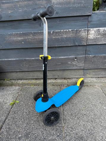 Stepje met verstelbaar stuur beschikbaar voor biedingen