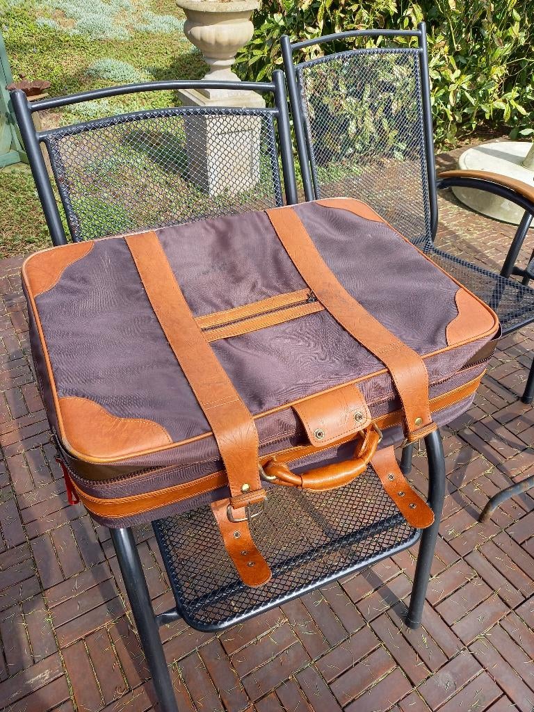 Koffers, Ophalen of Verzenden, Zo goed als nieuw, Overige materialen, Wieltjes