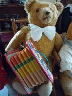 Oude speelgoed accordeon bij antieke poppen., Verzenden