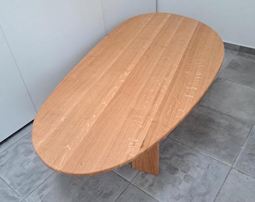 Nieuw! Massief eiken salontafel in organische kiezelvorm., Huis en Inrichting, Tafels | Bijzettafels, Nieuw, Overige vormen, Minder dan 45 cm