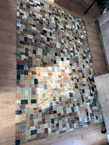 Vloerkleed Royal Labels 160 x 230 cm beschikbaar voor biedingen