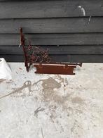 Oude smeedijzeren uithangbord beugel, Ophalen, Gebruikt