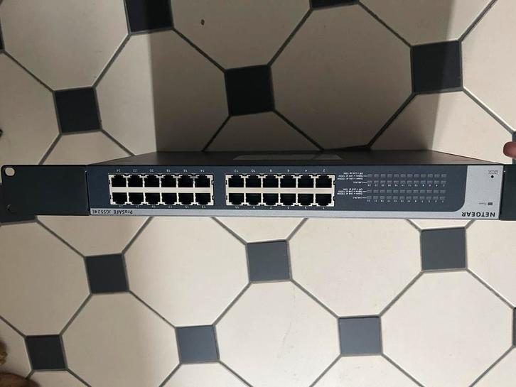 Netgear Prosafe JGS524E 24-poorts Gigabit Switch, Computers en Software, Netwerk switches, Gebruikt, Ophalen of Verzenden