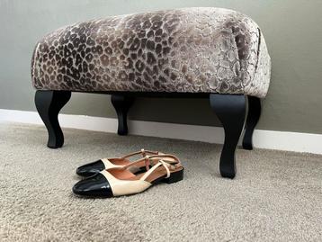 Panterprint footstool Designers Guild beschikbaar voor biedingen