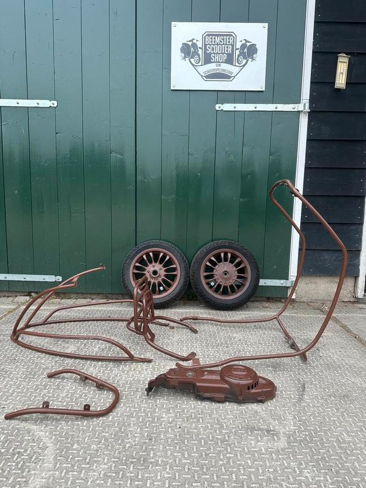 Unieke styling set Vespa Sprint of Primavera beugels velgen, Motoren, Tuning en Styling, Ophalen of Verzenden