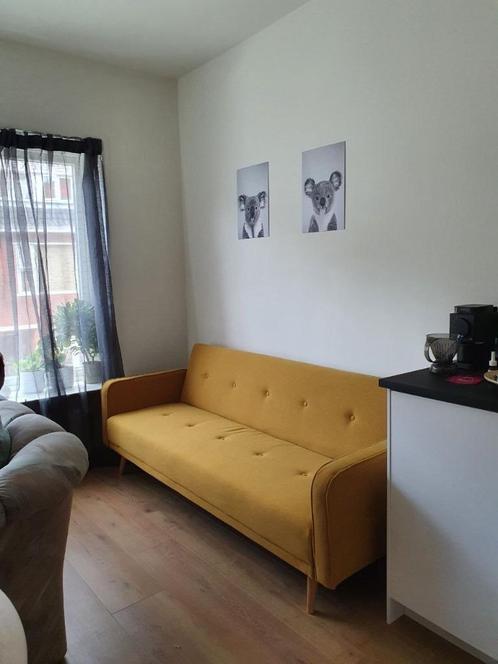 Slaapbank Wehkamp Geel, Huis en Inrichting, Slaapkamer | Slaapbanken, Gebruikt, 90 cm, 210 cm, Tweepersoons, Beige, Overige kleuren