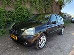 Renault Clio 1.2 Community/INRUILKOOPJE/INCL JAAR APK, Auto's, Voorwielaandrijving, Gebruikt, 4 cilinders, Zwart