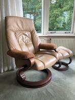 Mooie draai- en relexfauteuil incl. voetenbank, Huis en Inrichting, Fauteuils, Ophalen, Gebruikt, Zie foto’s, Hout