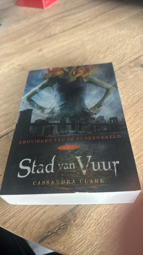 Cassandra Clare - Stad van Vuur, Boeken, Kinderboeken | Jeugd | 13 jaar en ouder, Zo goed als nieuw, Ophalen of Verzenden