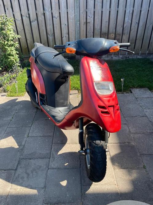 Typhoon 2t 70cc, Fietsen en Brommers, Scooters | Piaggio, Zo goed als nieuw, Overige modellen, Tweetakt, Ophalen