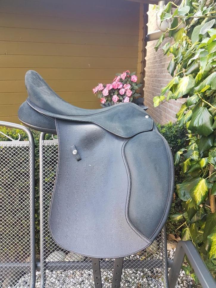Wintec 2000 Wide Hart veelzijdigheidszadel 17,5 inch, Dieren en Toebehoren, Paarden en Pony's | Zadels, Gebruikt, Overige soorten