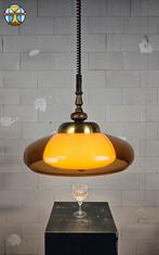 Vintage verstelbare hanglamp amber kunststof (Rise and fall), Huis en Inrichting, Lampen | Hanglampen, Kunststof, Gebruikt, .