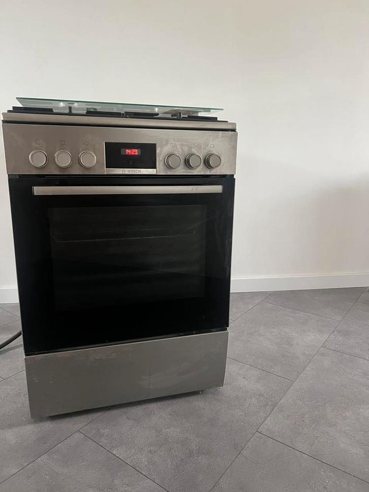 Bosch gasfornuis, Witgoed en Apparatuur, Fornuizen, Gebruikt, Vrijstaand, Gas, 4 kookzones, 85 tot 90 cm, 45 tot 60 cm, Hete lucht