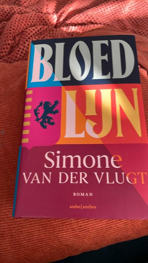 Simone van der Vlugt - Bloedlijn, Boeken, Historische romans, Zo goed als nieuw, Ophalen